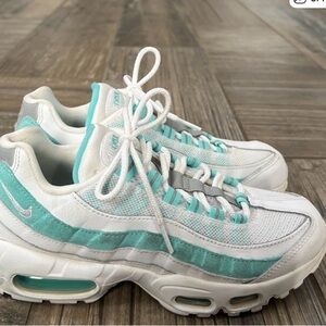 Women's White and Teal Nike Air Max 95 Sneakers size 6.5